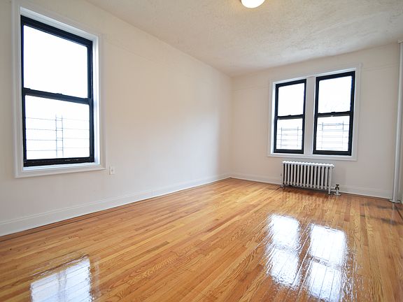 3rd image of 2121 Cedar Ave APT 4C