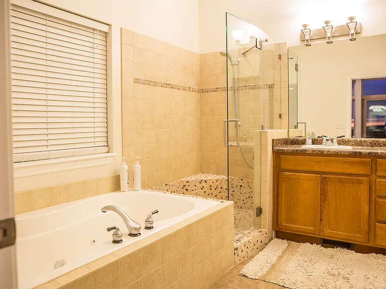 2032 E Eagle Crest Dr — Photo 9
