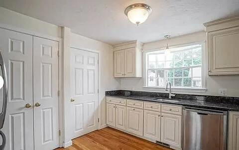 32 Prince St — Photo 8