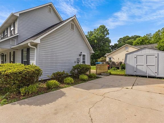 4th image of 100 Belle Flower Ct