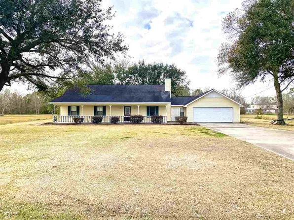 1048 Idylwood St, Bridge City, TX 77611