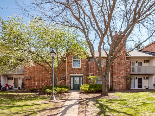 4303 W Shamrock Ln, McHenry, IL 60050