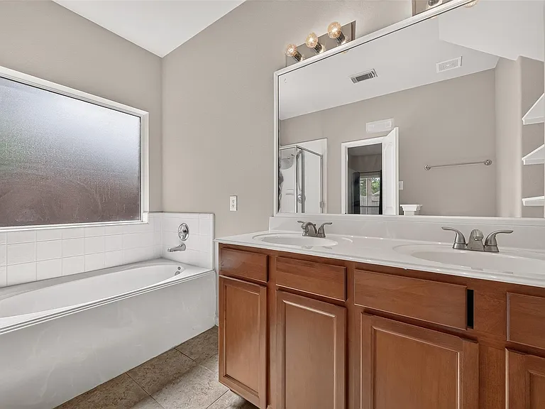 2110 Castle Gardens Ln — Photo 26