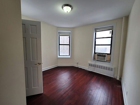 4th image of 159 2nd Ave APT 8