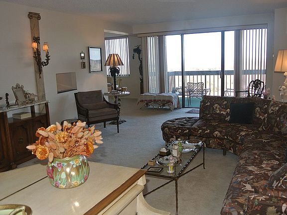 4th image of 27010 Grand Central Pkwy APT 22H