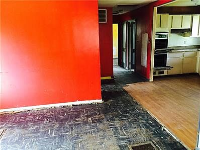 5th image of 4812 Barlow Dr