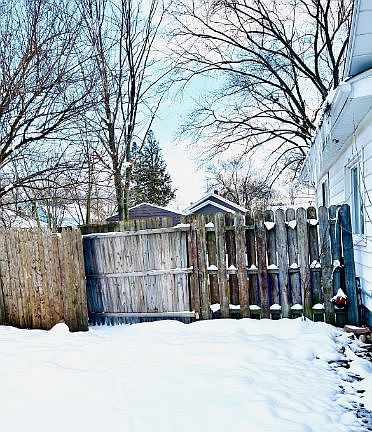 3rd image of 1035 Alvord Ave