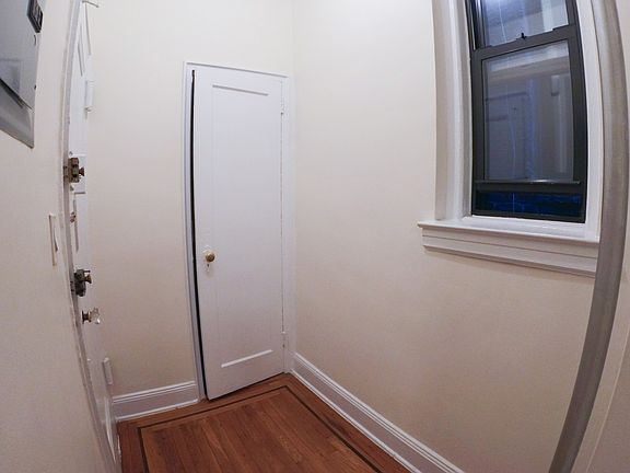 5th image of 123 E 82nd St APT 3d