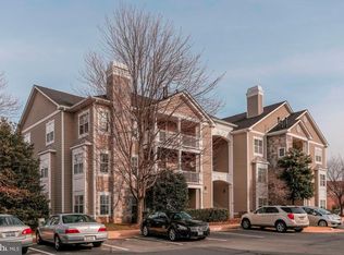 1704 Lake Shore Crest Dr APT 23, Reston, VA 20190