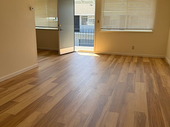 5th image of 213 Superior Dr APT C