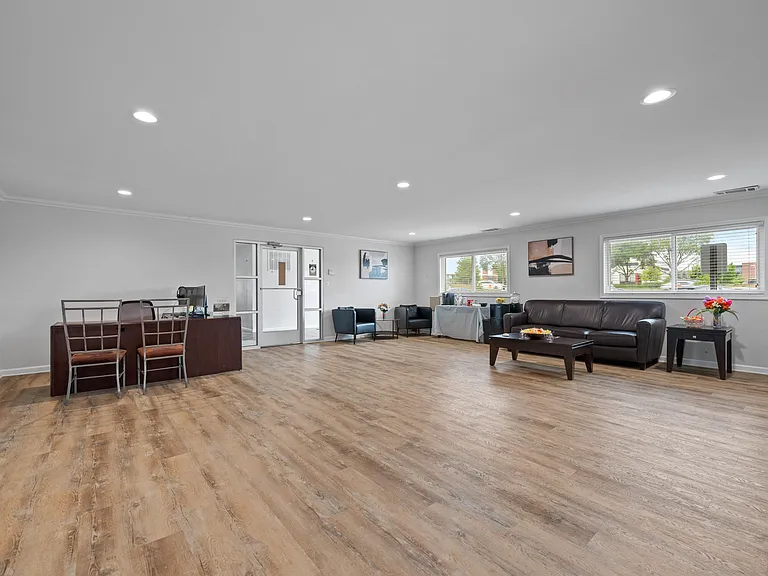 Fox Run Apartments — Photo 26
