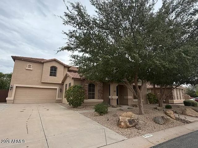 5 bed, 3.0 bath, 4162 sqft, $6,500 — Photo 2