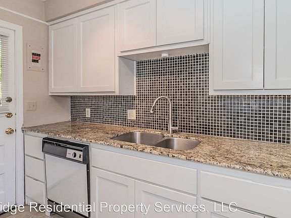 4th image of 5025 Birchman Ave