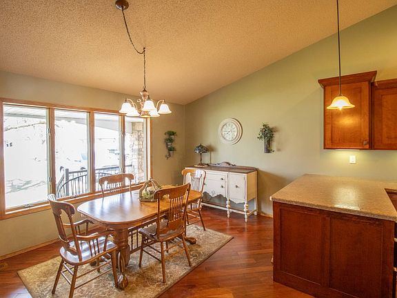 5th image of 818 Church Hill Dr