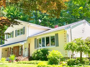 3 Pond Dr, Rockaway, NJ 07866