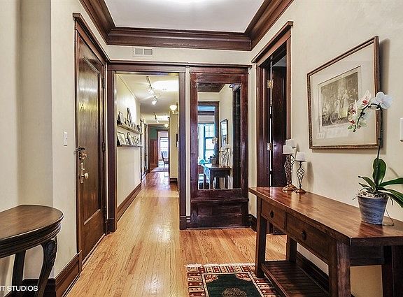 2nd image of 5641 N Kenmore Ave #1