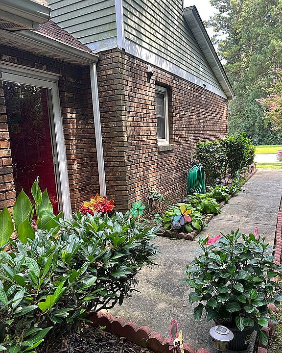 2nd image of 3325 Salem Cove Dr SE