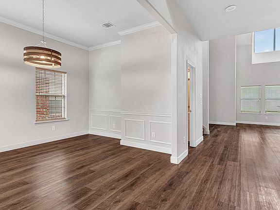 4th image of 2912 Golfview Dr