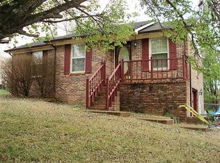 395 Sherwood Dr, McMinnville, TN 37110
