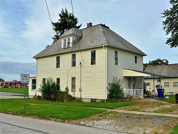 3rd image of 1628 W 10th St