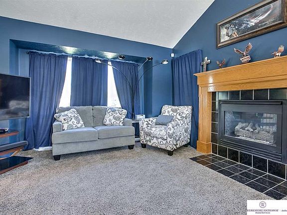 3rd image of 3301 Montreal Dr
