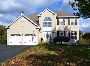 43 Oak Tavern Cir, Branchburg, NJ 08876