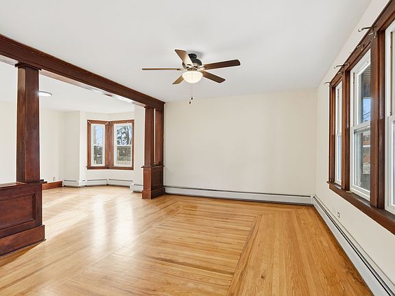 4th image of 16 Berkley Ave APT 1