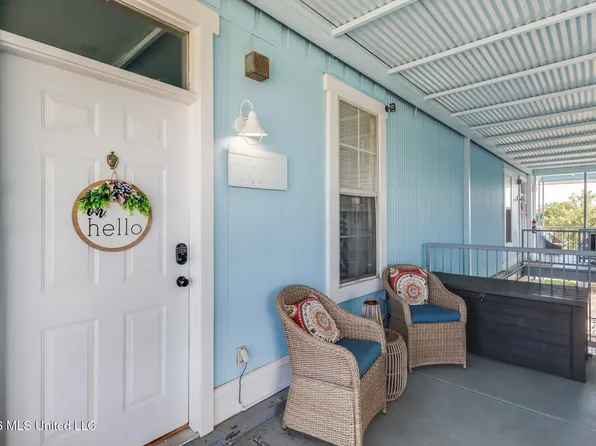 699 Dunbar Ave APT 303, Bay Saint Louis, MS 39520