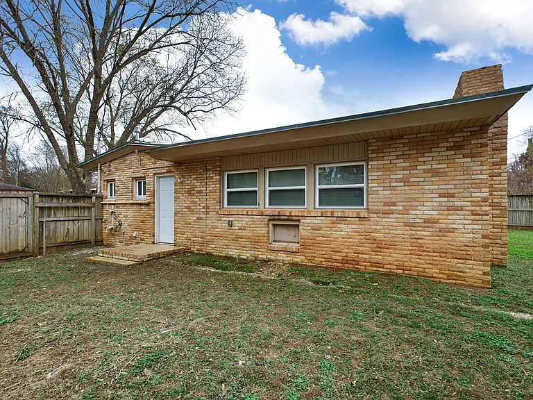 2814 Holiday Dr SW — Photo 21