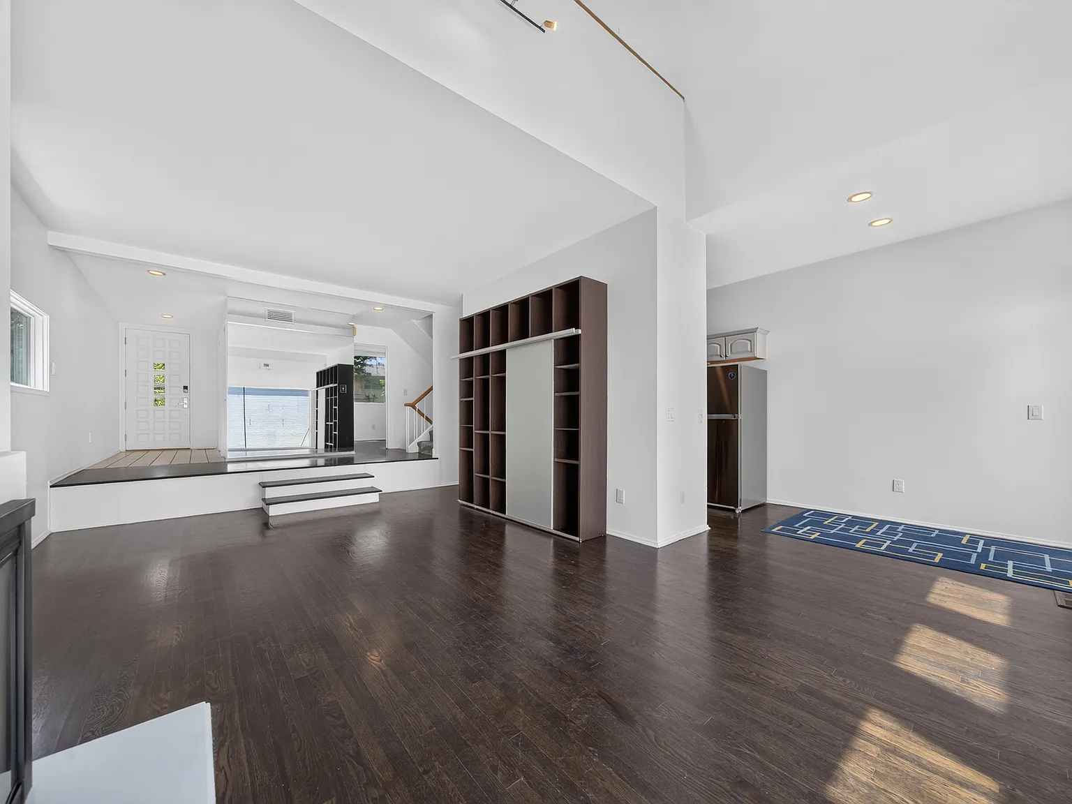 3 bed, 2.5 bath, 1837 sqft, $5,500 — Photo 4