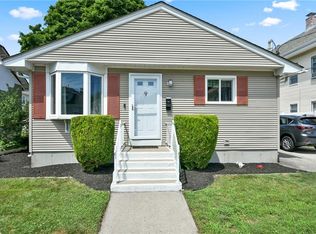 9 Hatfield St, Pawtucket, RI 02861