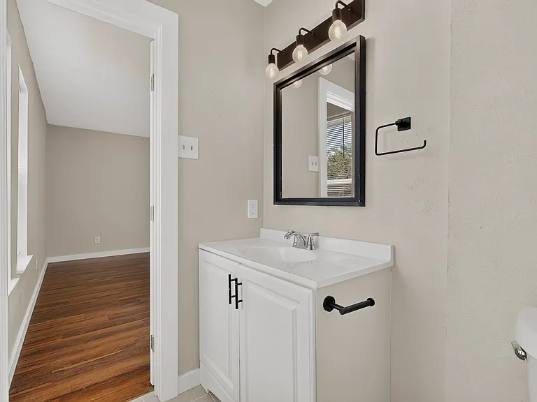 1717 Japonica Ln — Photo 22