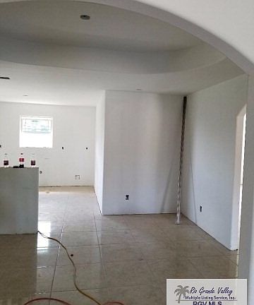 2nd image of 3017 Valletta St
