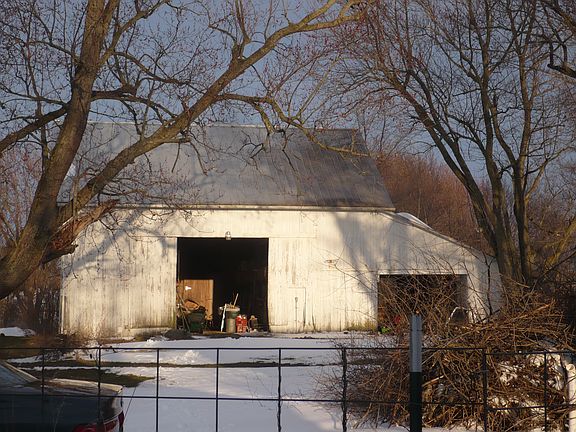 5th image of 9515 E County Road 700 S