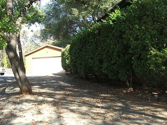 Detached Garage