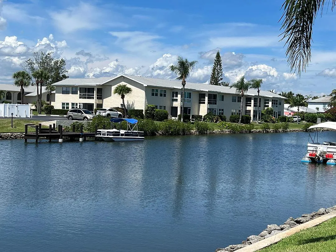 Building Photo - 1860 Robalo Dr