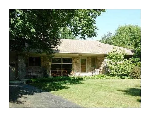 1301 Brooks St photo 1