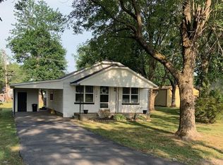 422 Cooper St, Dexter, MO 63841