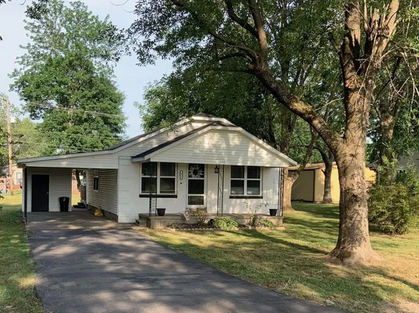 422 Cooper St, Dexter, MO 63841