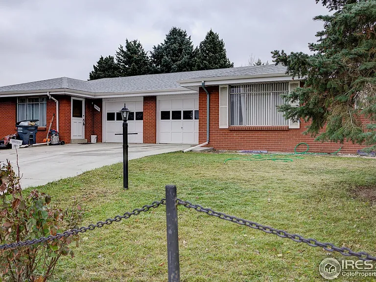 3220 Dudley St — Photo 1