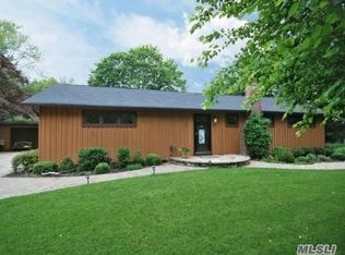 86 Bay Rd, Brookhaven, NY 11719