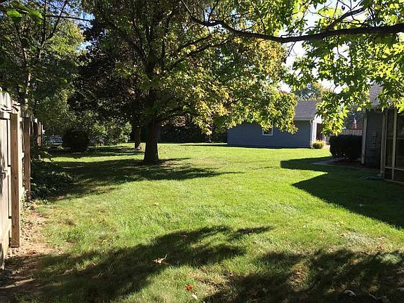 3rd image of 5501 N Barley Ct