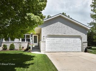 583 Saint Johns Rd, Woodstock, IL 60098
