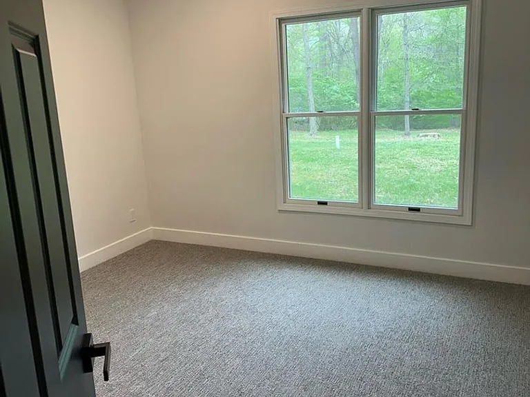 2301 Grant Ln — Photo 20