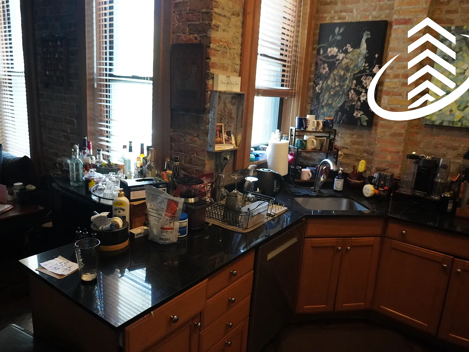 2 bed, 1.0 bath, 2000 sqft, $4,000 — Photo 3