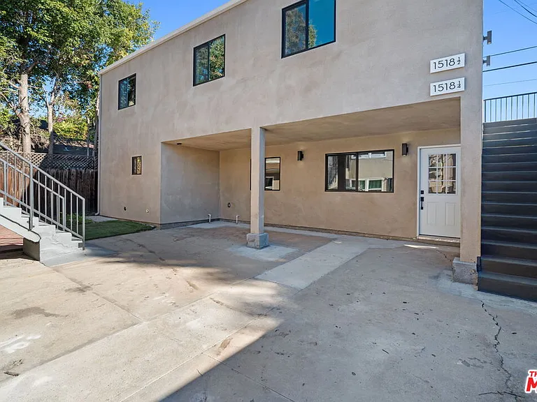 1518 1/4 Stearns Dr — Photo 22