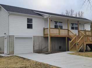 504 S 3rd St, Pacific, MO 63069