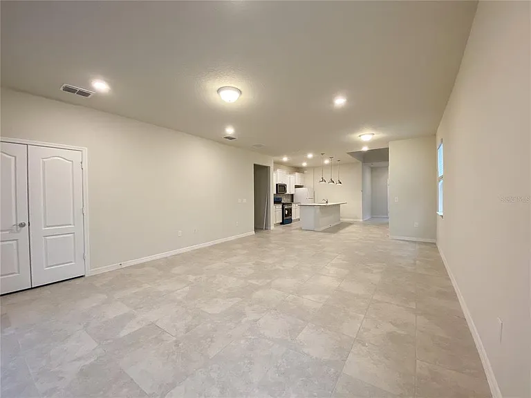 7360 Oakmoss Loop — Photo 4