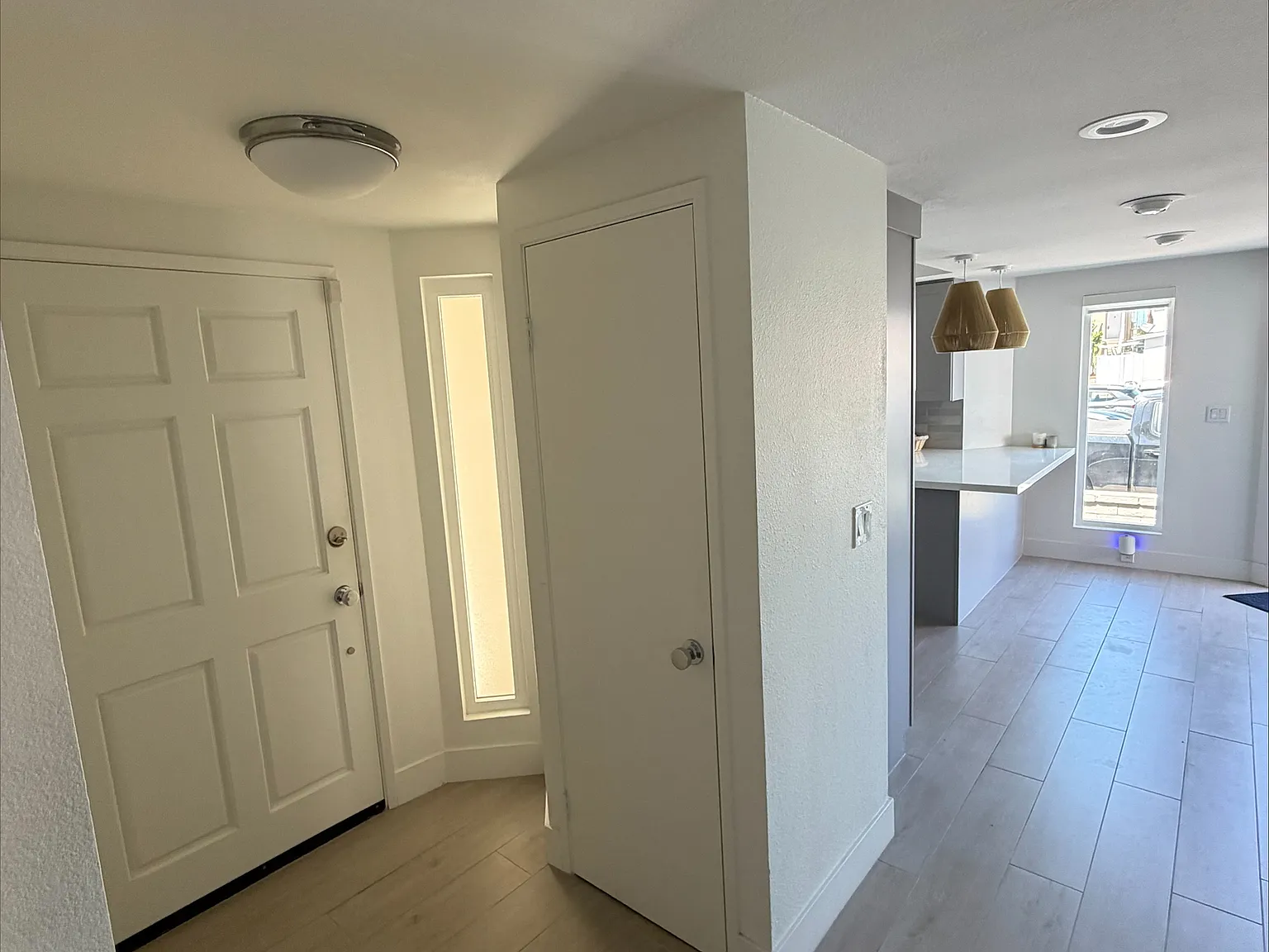 3 bed, 1250 sqft, $1,760 — Photo 3