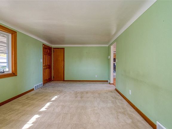 3rd image of 721 4th St